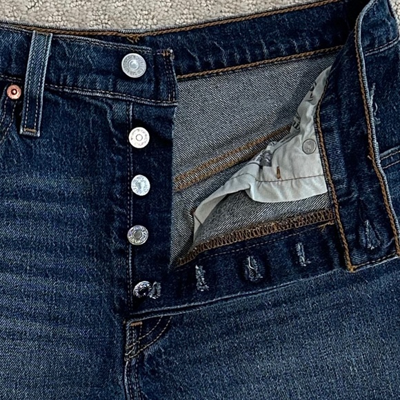 Levi's 501 Button Fly High-Rise Stretch Denim Shorts Size 28 Distressed Classic - Picture 3 of 13